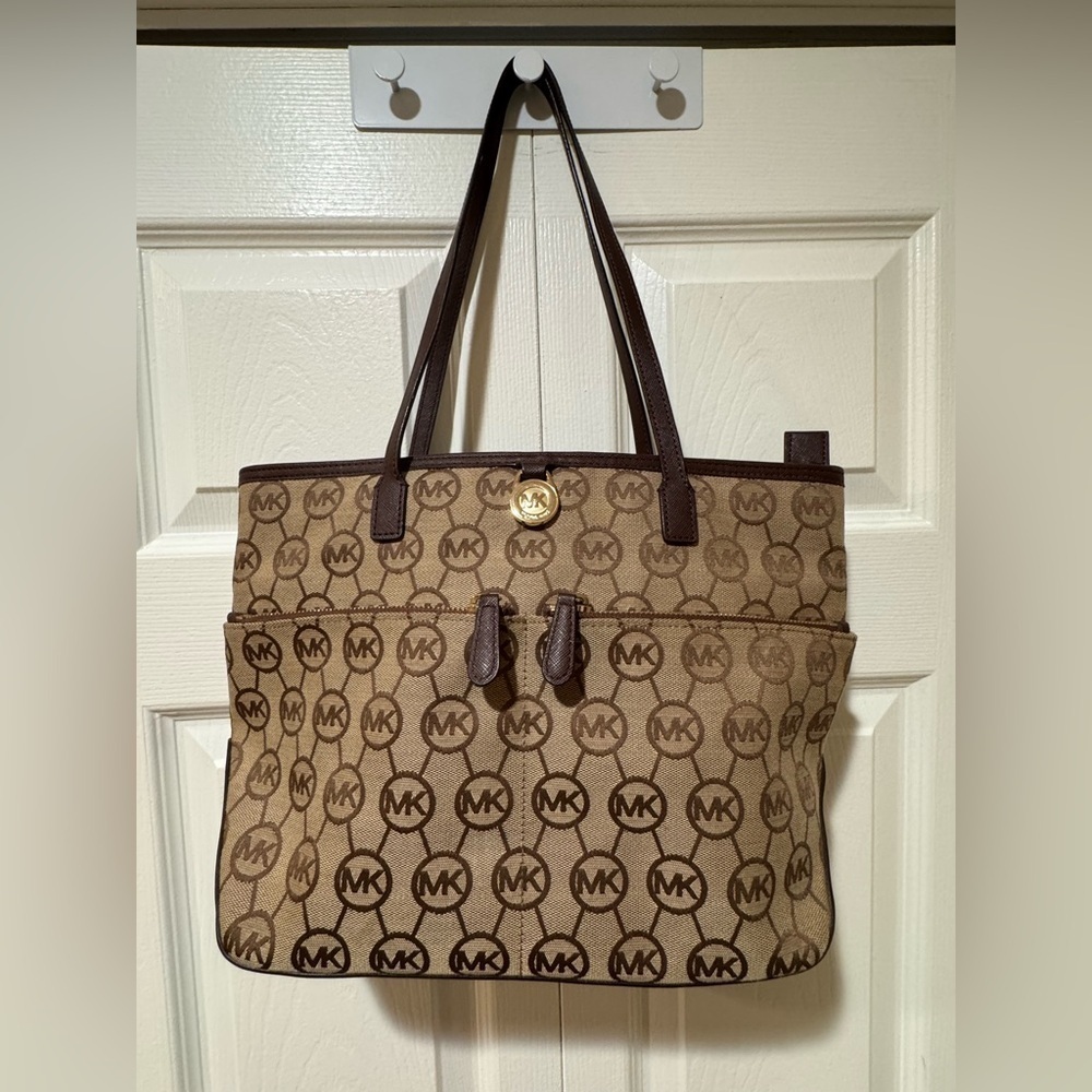Michael Kors Brown Tote Bag. GUC